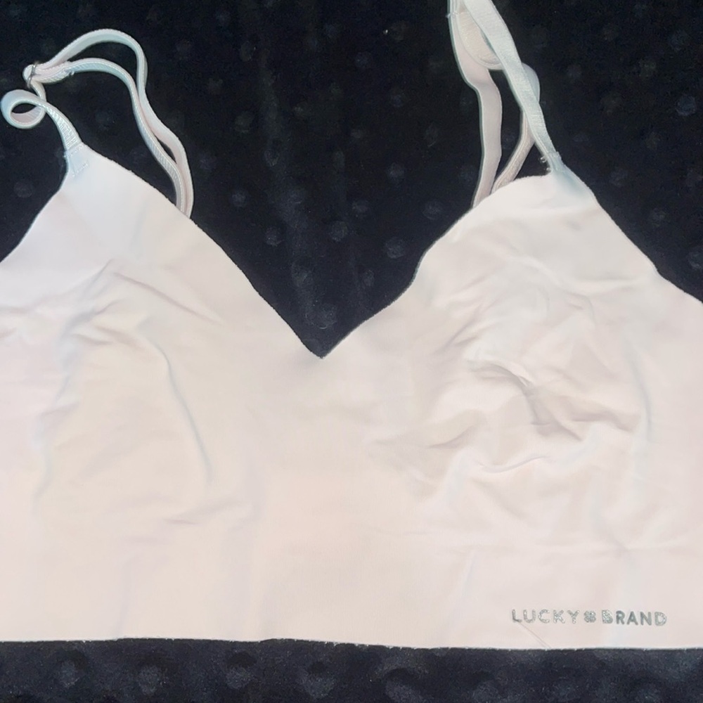 Lucky brand bra no underwire no padding no lining. Very sexy light pink size M.